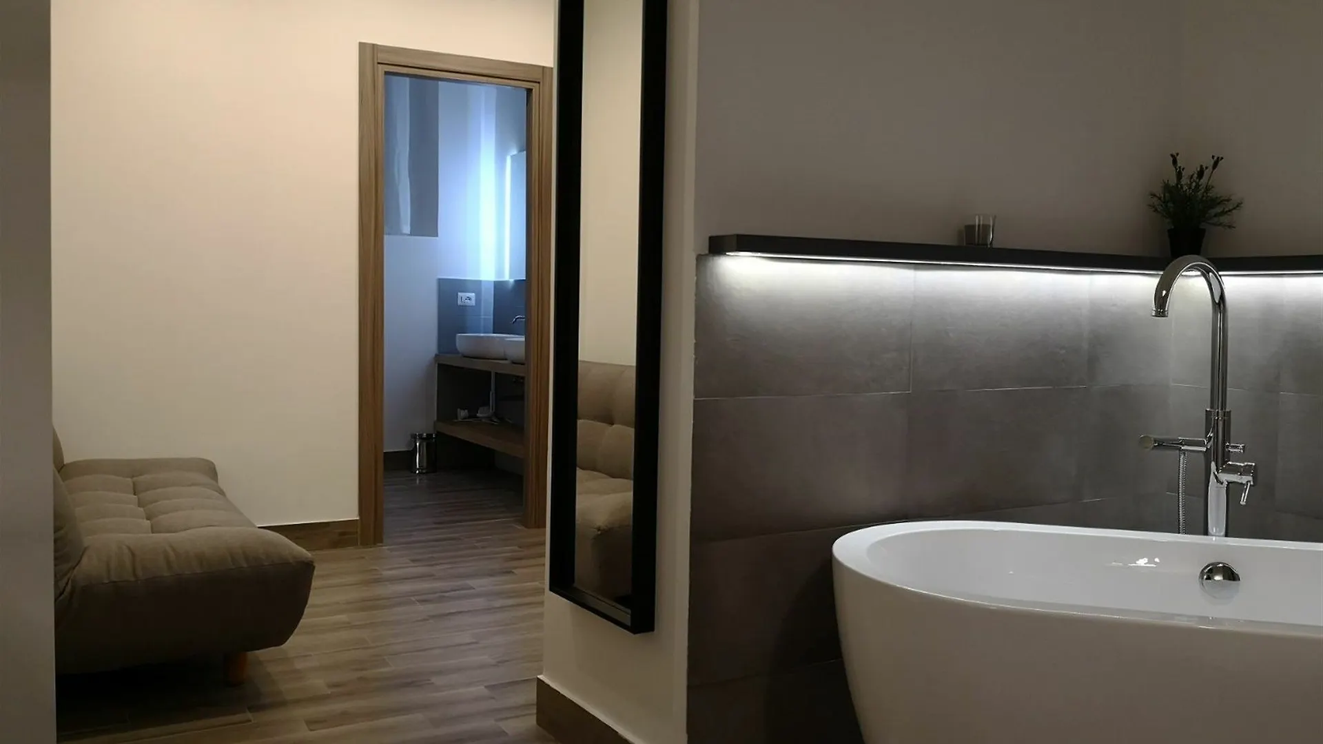 Clementi 18 Suites Roma 2*,